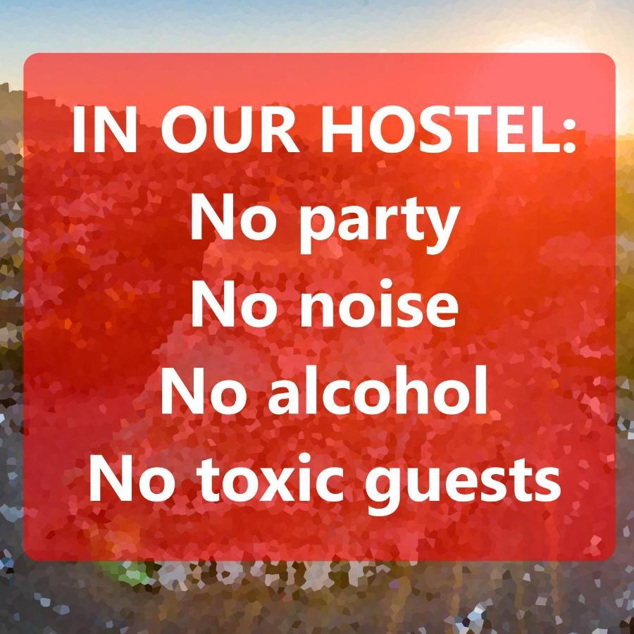 "No Party & Many Rules" Hostel N1 Sofia Eksteriør bilde